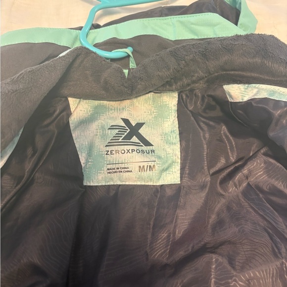 ZeroXposur Women's Light Green Ski Jacket - Picture 5 of 7